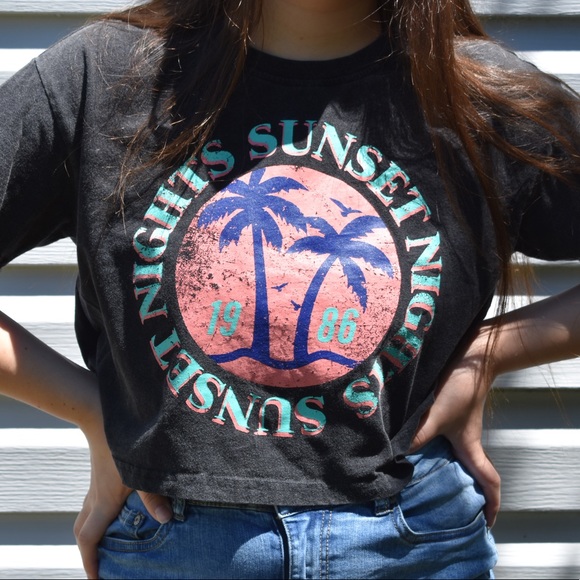 Cool crop top from Forever 21 🌴 - Picture 1 of 3